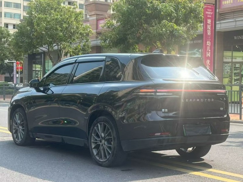 东莞24年零跑汽车C107