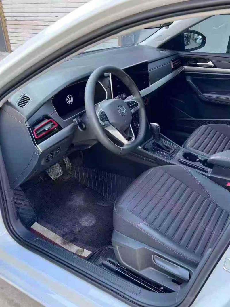 六盘水25年大众朗逸4