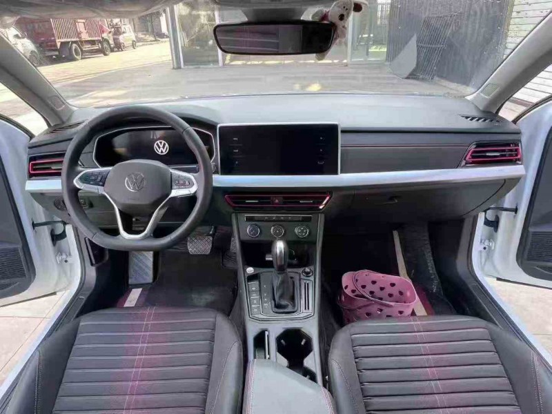 六盘水25年大众朗逸5