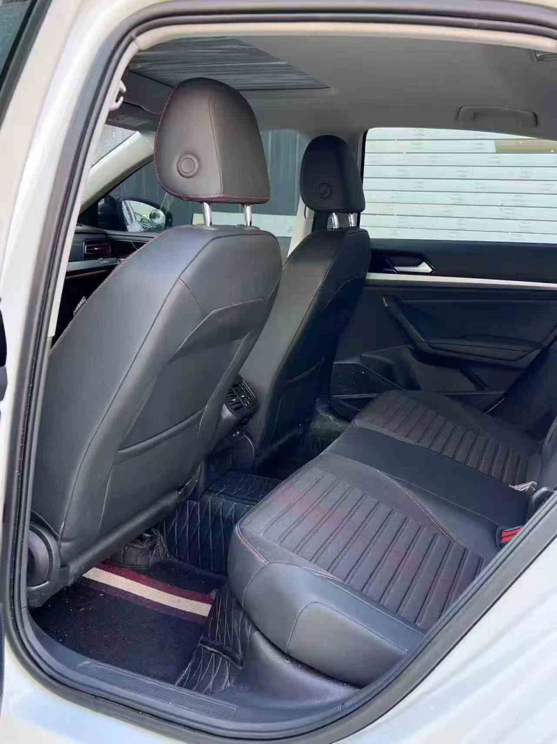 六盘水25年大众朗逸9