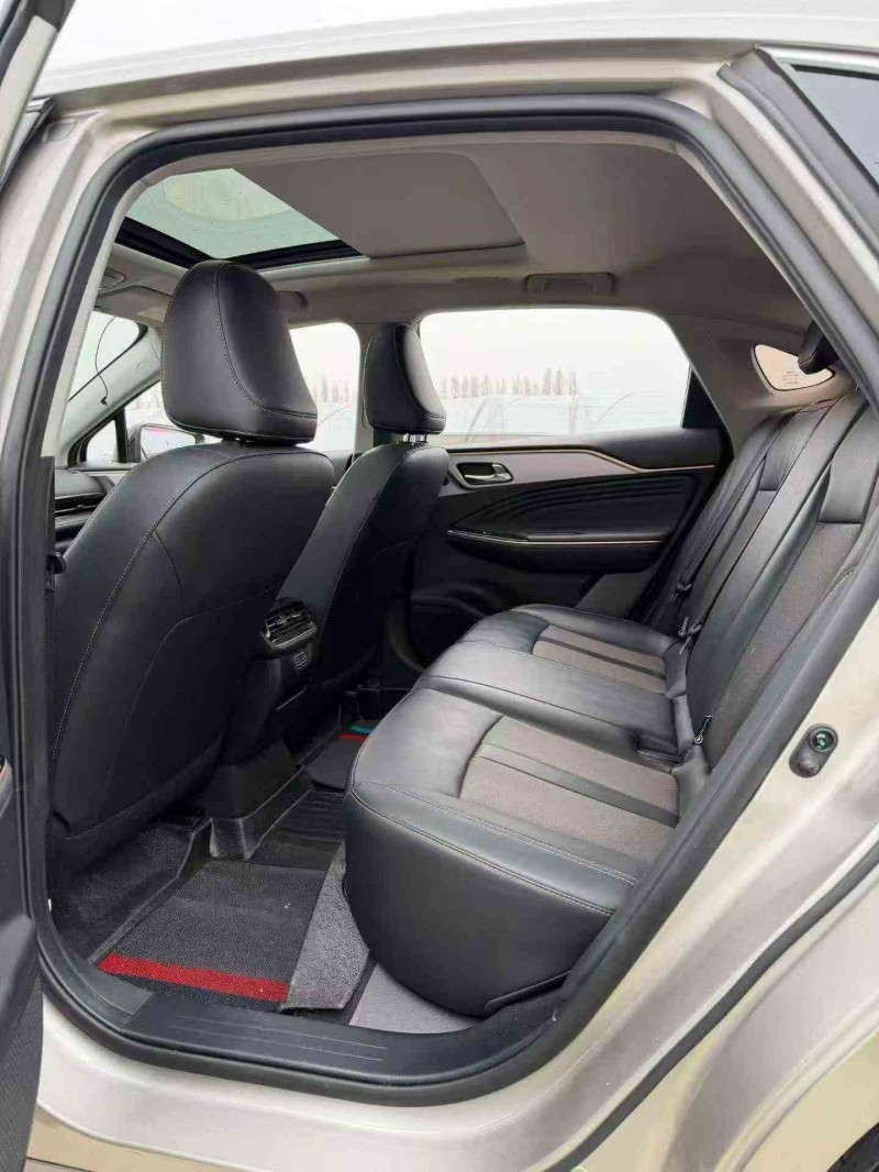 嘉兴25年传祺埃安S6