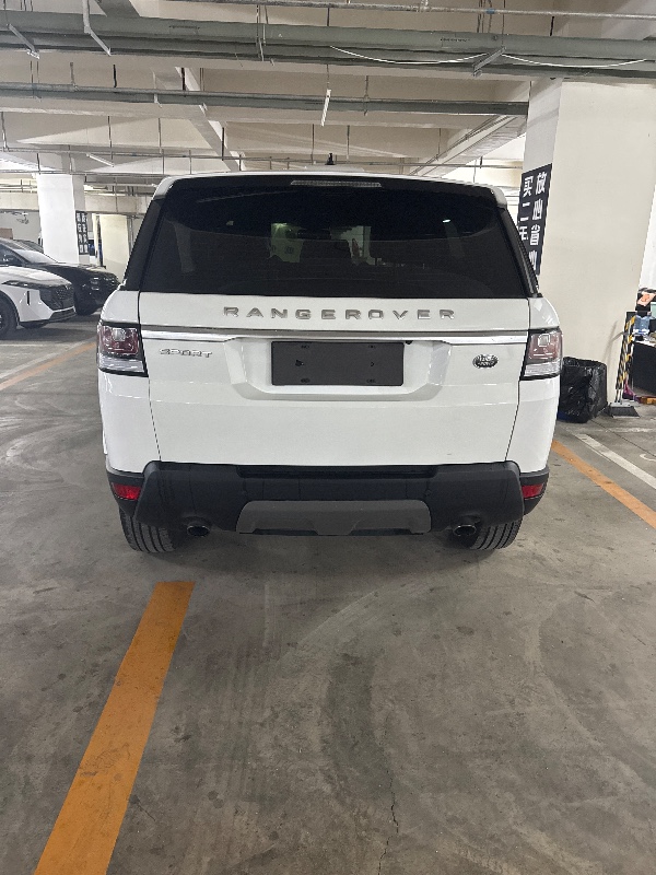 成都17年路虎揽胜7