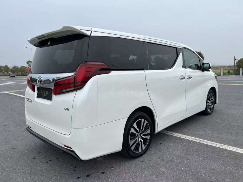 鹽城18年豐田埃爾法9