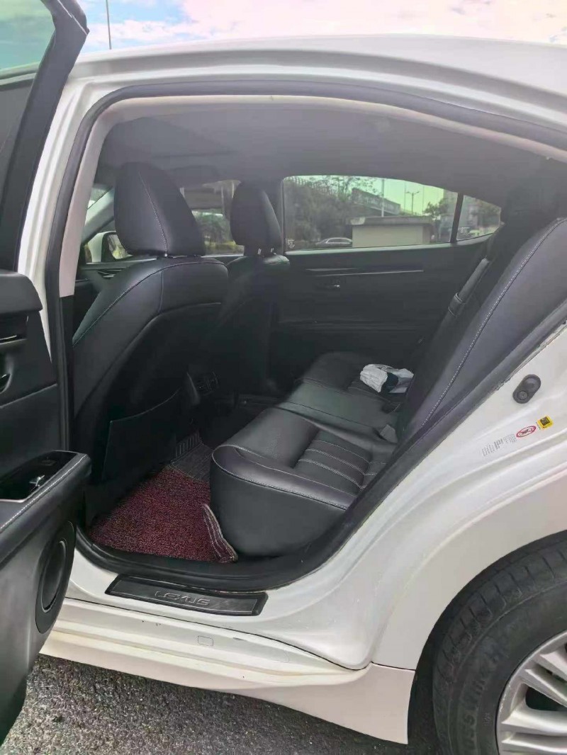 漳州18年雷克萨斯ES6