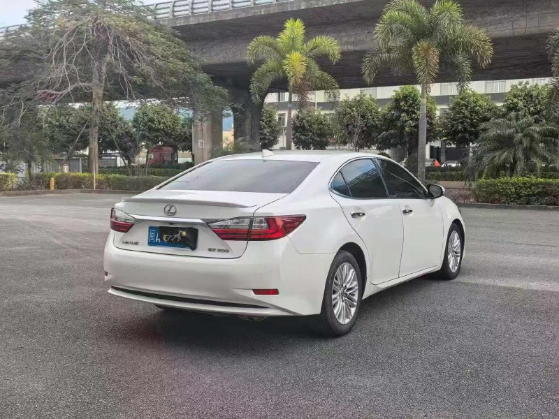 漳州18年雷克萨斯ES7