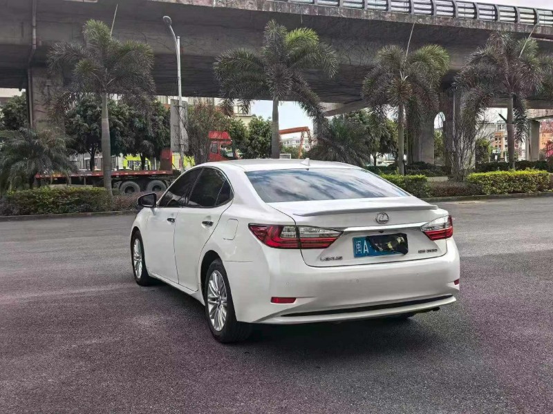 漳州18年雷克萨斯ES8