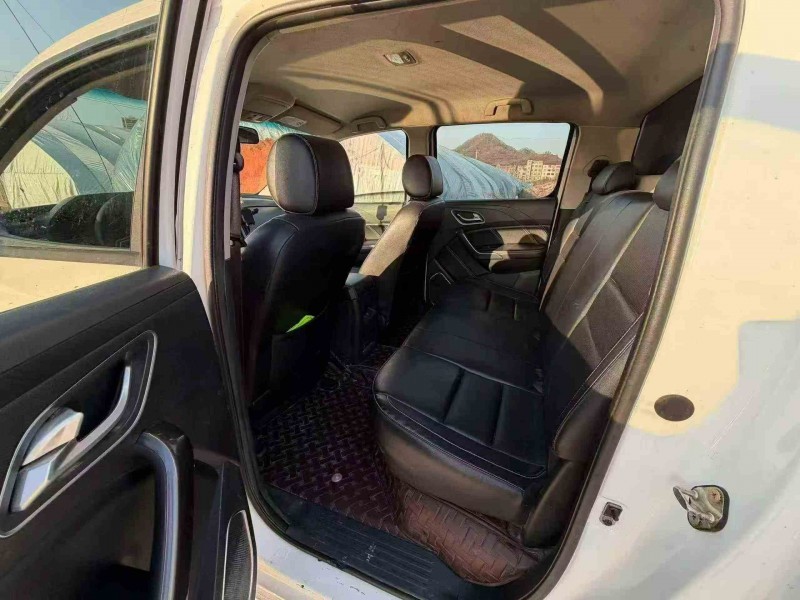 吉安18年江铃域虎5