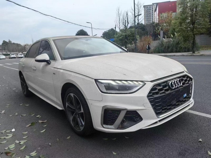 成都24年奥迪A4L3