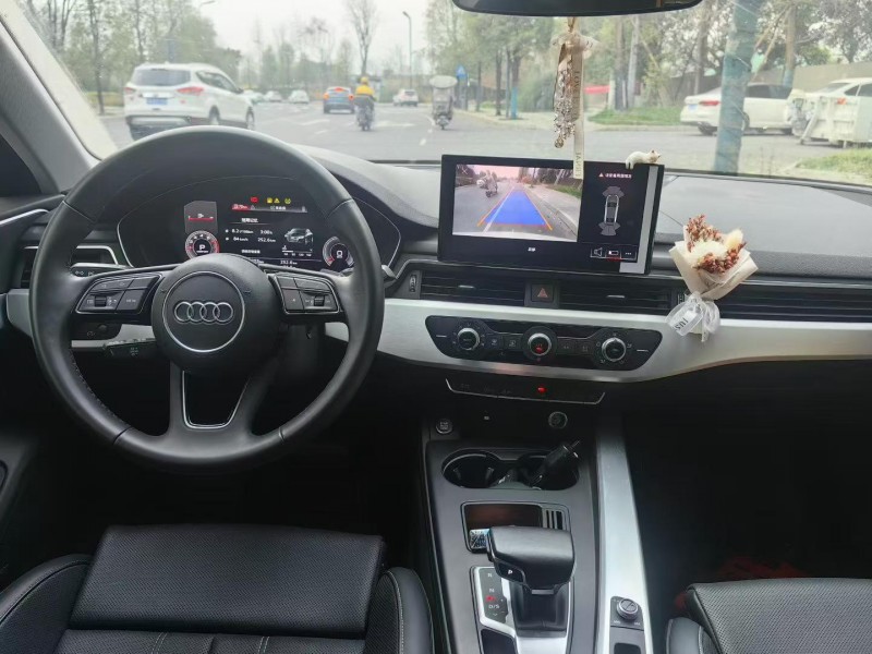 成都24年奥迪A4L4