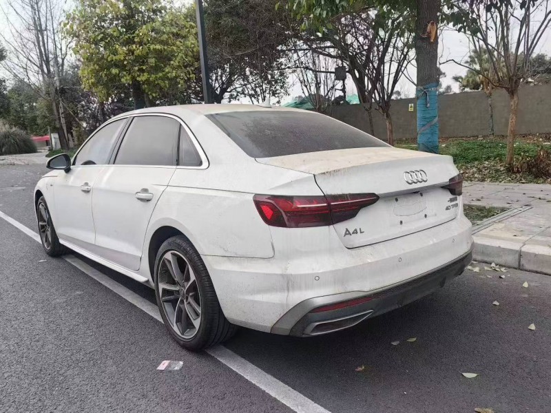 成都24年奥迪A4L8