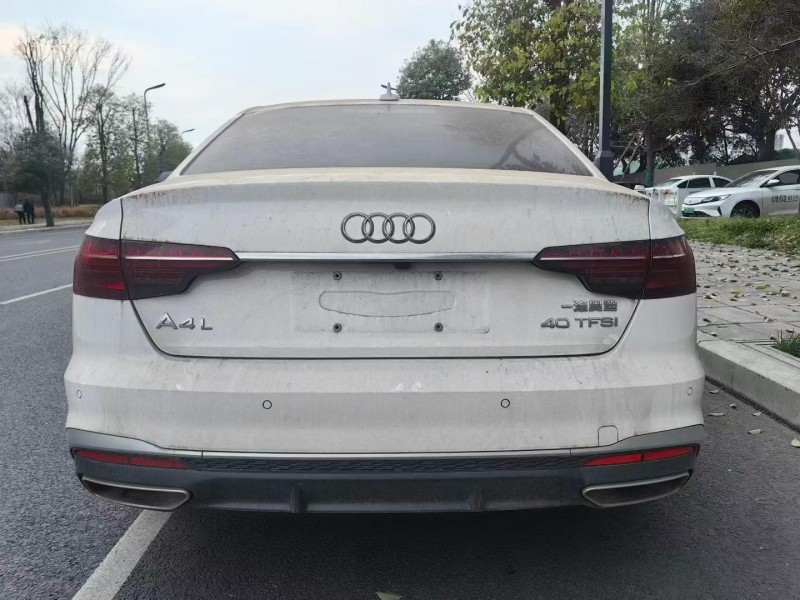 成都24年奥迪A4L9