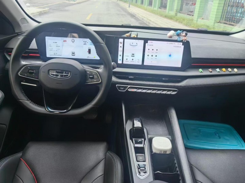 成都24年吉利缤瑞4