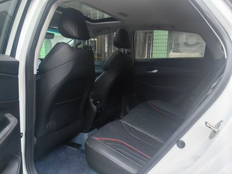 成都24年吉利缤瑞5