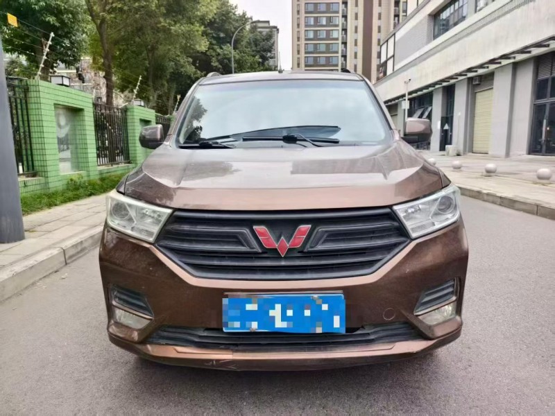 成都19年五菱汽车宏光1