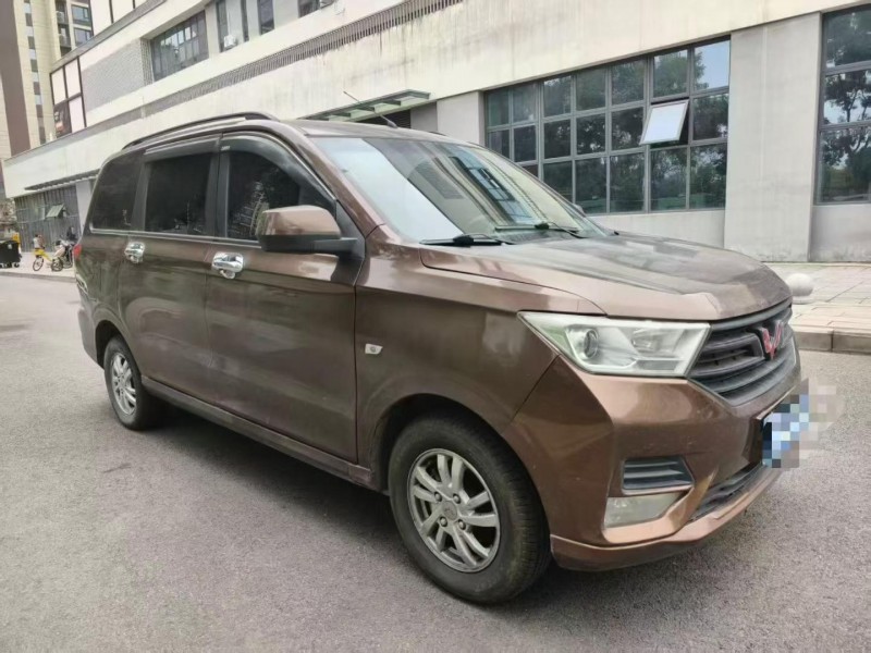 成都19年五菱汽车宏光3