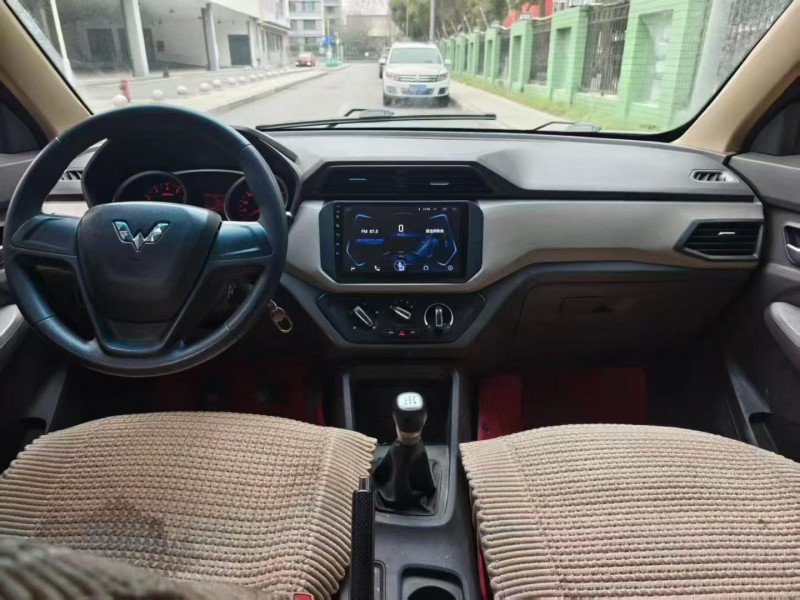 成都19年五菱汽车宏光4