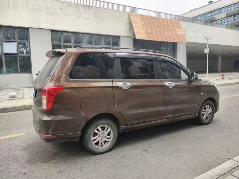 成都19年五菱汽车宏光7