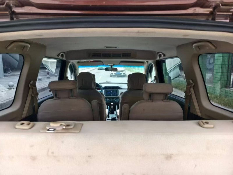 成都19年五菱汽车宏光8