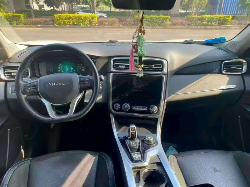 漳州19年领克015