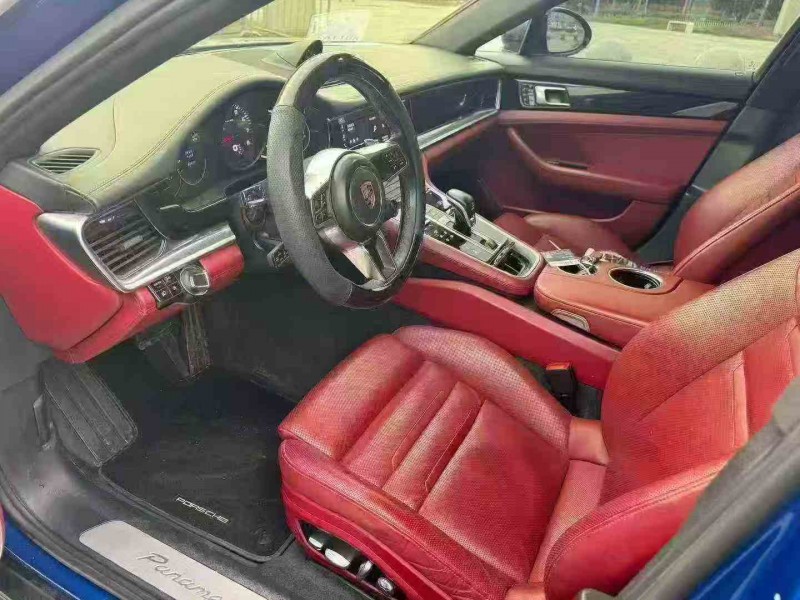 紹興19年保時捷帕拉梅拉4