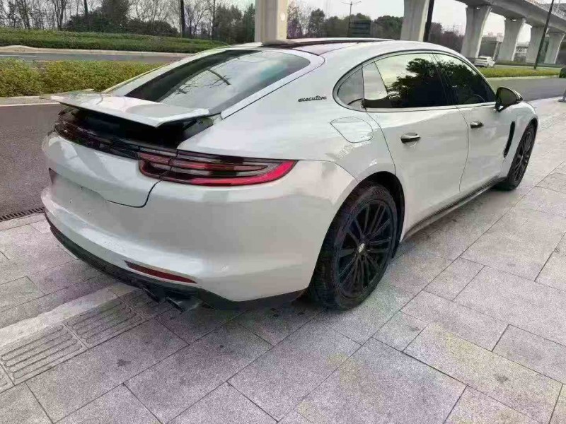 紹興19年保時捷帕拉梅拉9