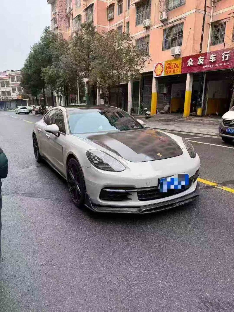 張家界20年保時捷帕拉梅拉2