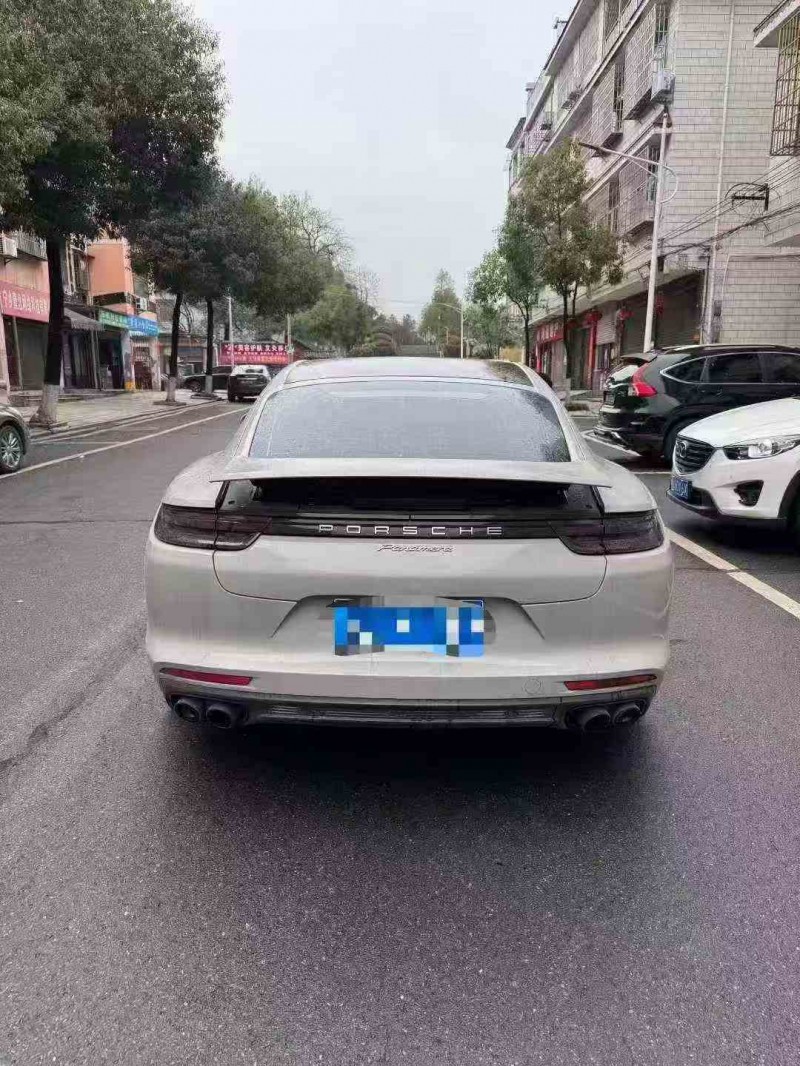 張家界20年保時捷帕拉梅拉9