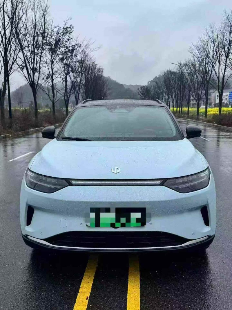 南昌25年零跑汽车C101