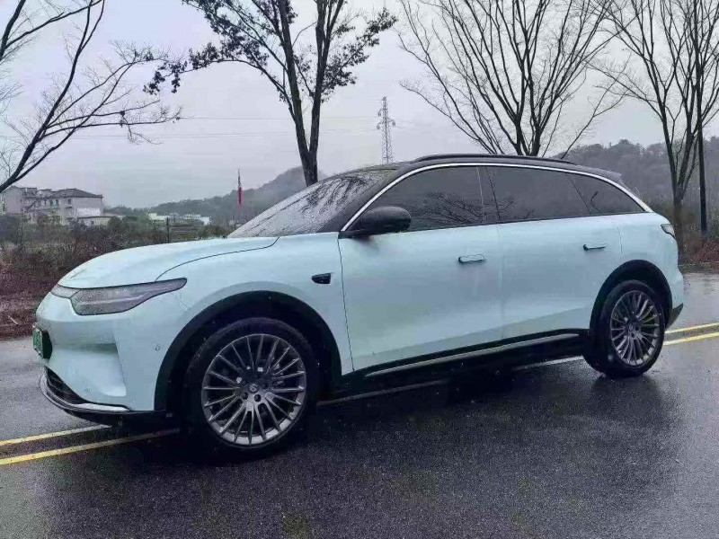 南昌25年零跑汽车C102