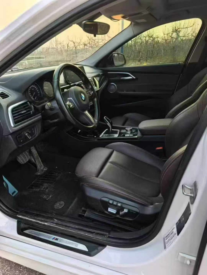 大同21年宝马1系3