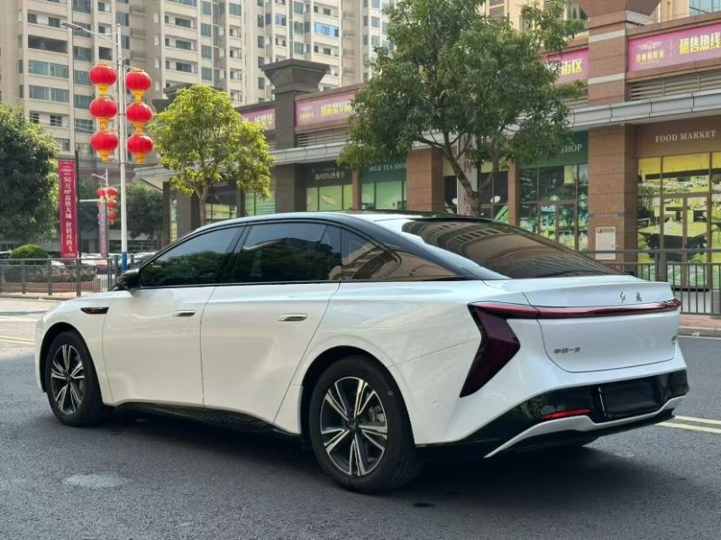 東莞25年紅旗EH72