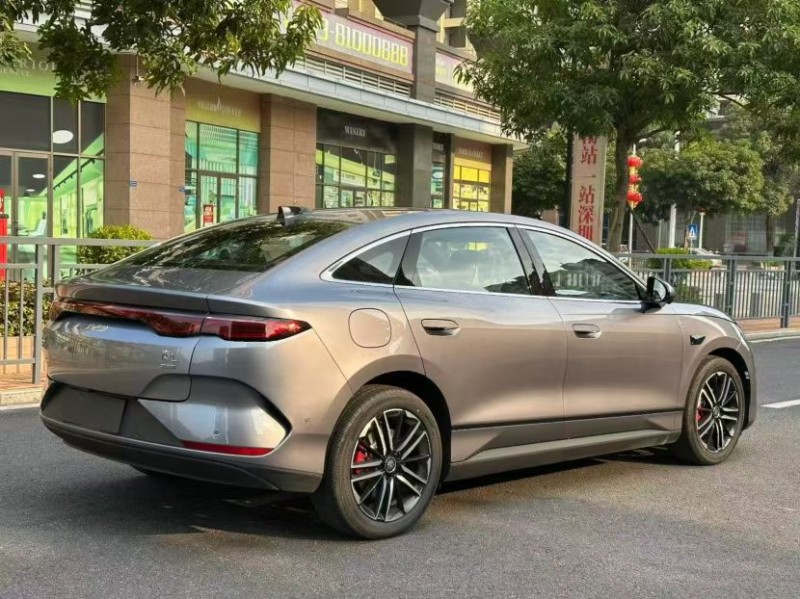 東莞26年比亞迪秦8