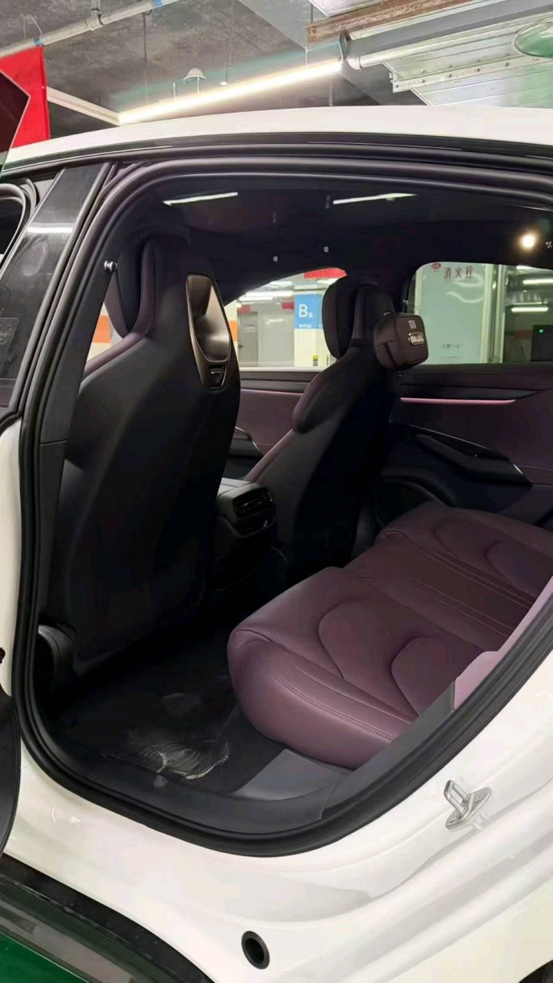 成都25年小米SU73