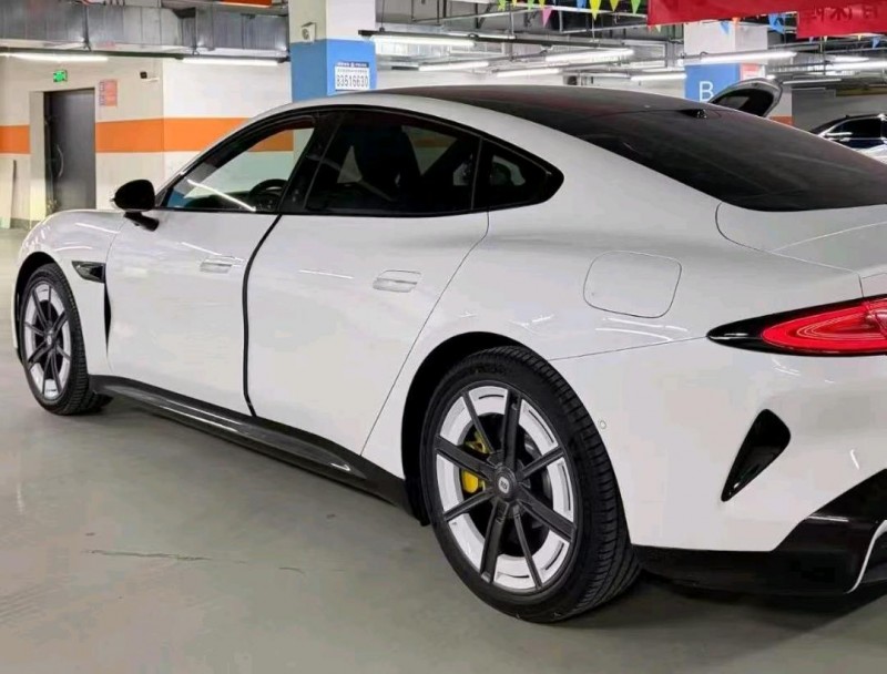 成都25年小米SU76