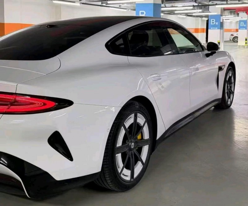 成都25年小米SU77