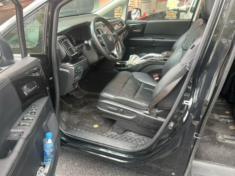 宜春21年本田艾力绅2