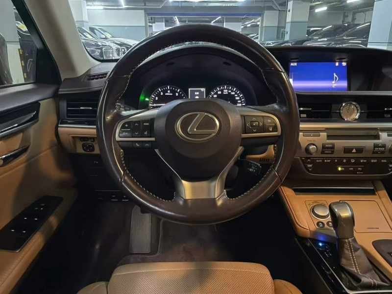 深圳18年雷克薩斯ES6