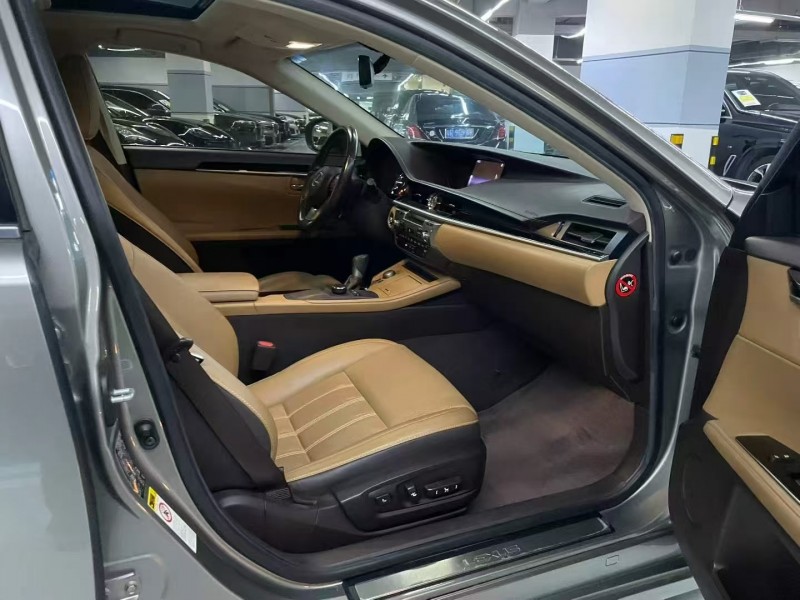 深圳18年雷克薩斯ES7