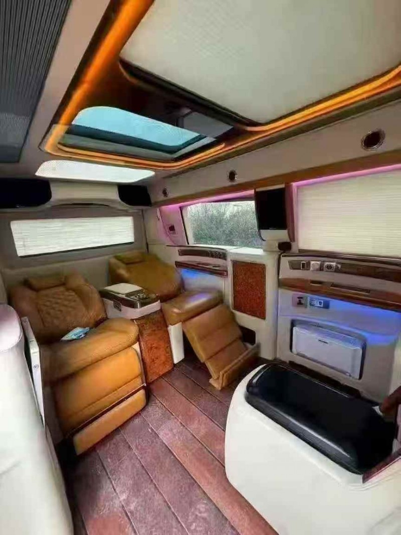 淄博15年奔驰威霆5