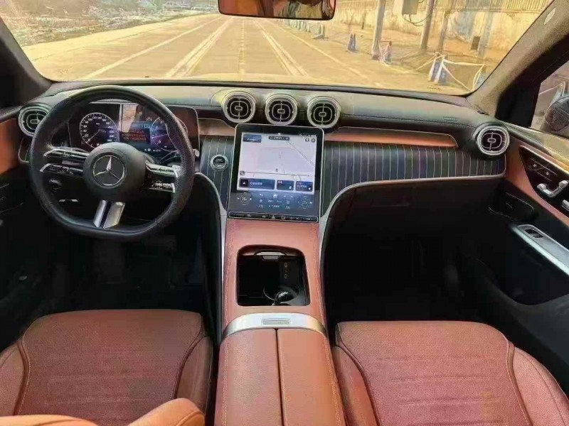 日照23年奔驰GLC4