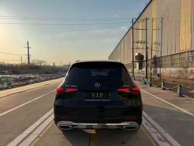 日照23年奔驰GLC7