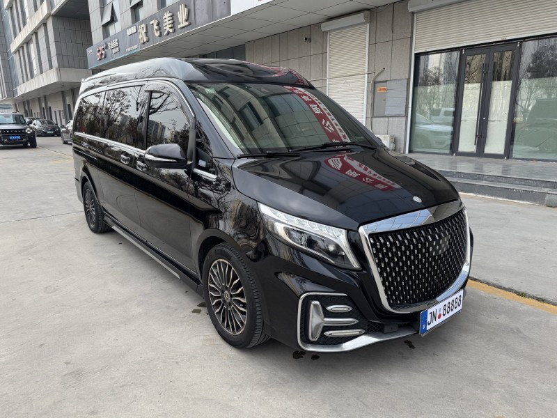 淄博22年奔馳威霆7