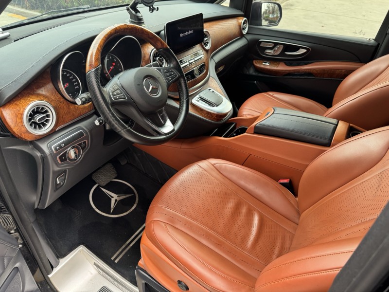 淄博22年奔馳威霆9