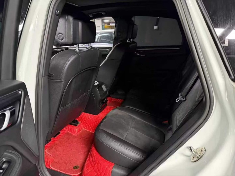 荊州15年保時捷Macan4