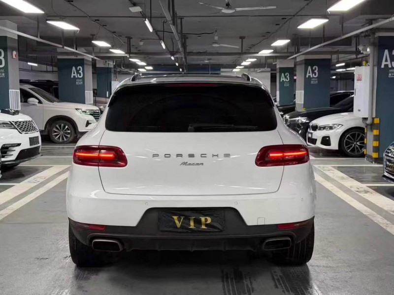 荊州15年保時捷Macan7