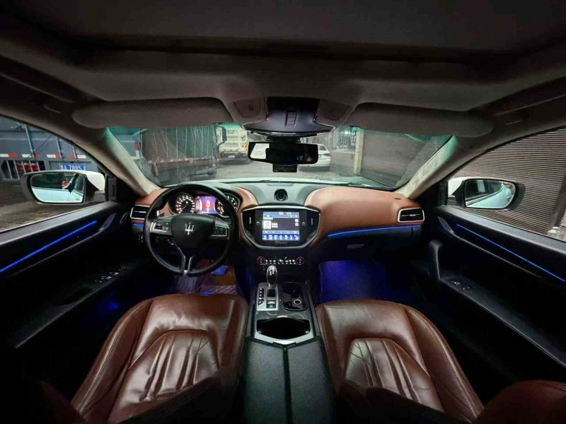 毕节15年玛莎拉蒂Ghibli5