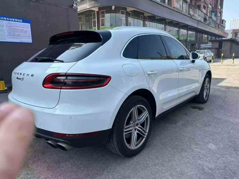 六盘水17年保时捷Macan8