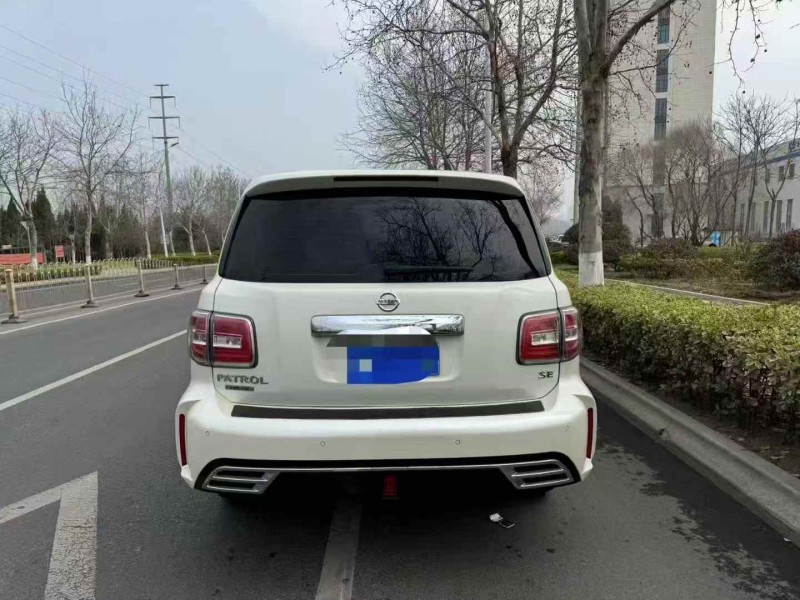 东营17年日产途乐8