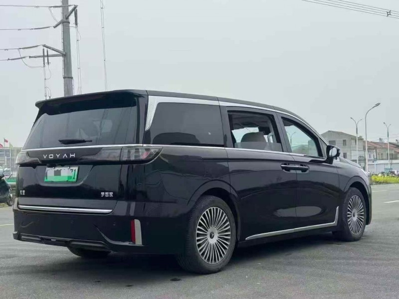 宜昌25年嵐圖汽車夢想家7