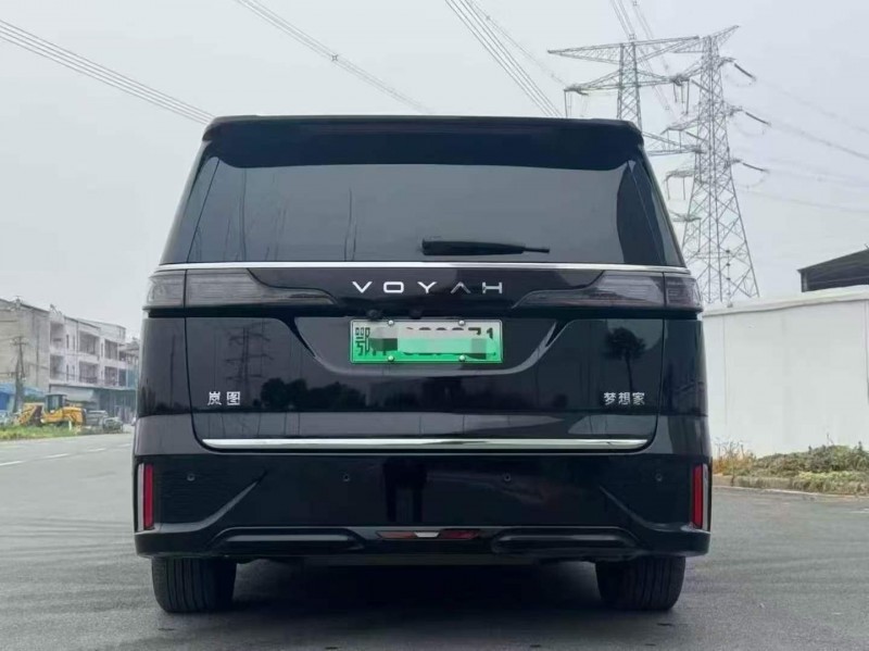 宜昌25年嵐圖汽車夢想家8